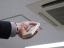 エアコン設定20℃でOK オフィス防寒節約術
